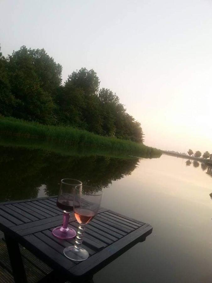 Apartmán Bb De Woonboot Anna Paulowna Exteriér fotografie